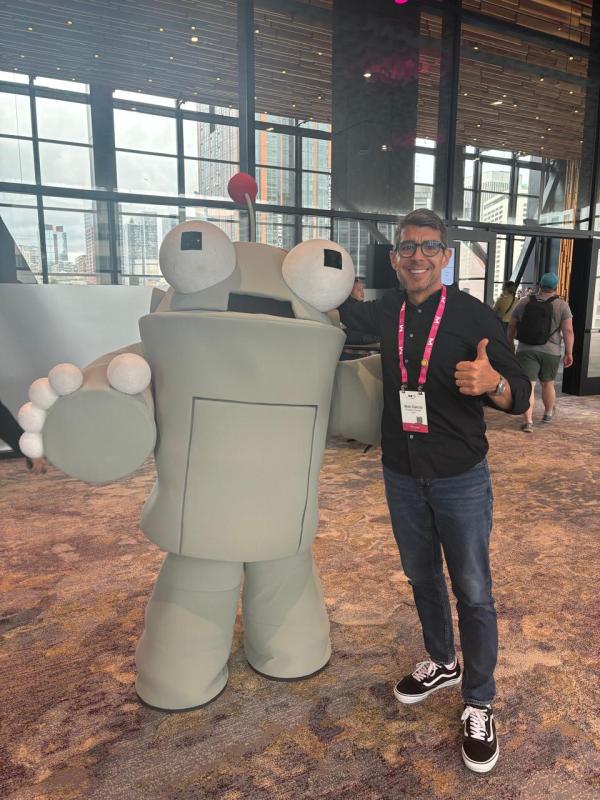 Bob Garcia at MozCon Seattle 2024